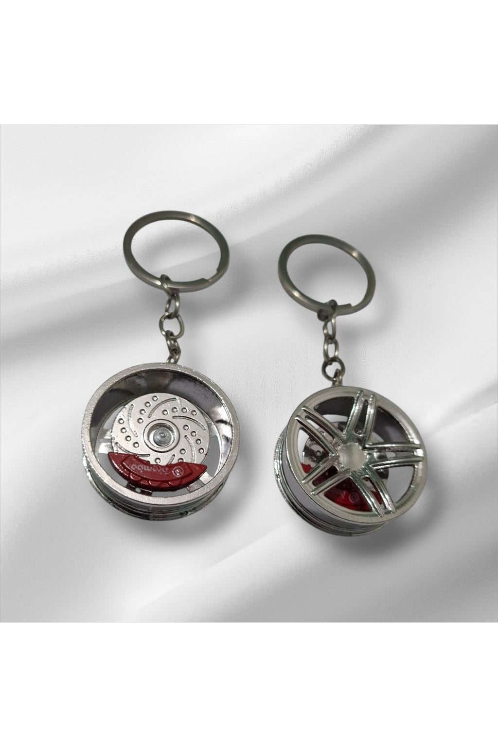 Metal Jant Döner Disk Lüks Anahtarlık – Tekerlek Görünümlü, Dönme Özellikli Araba Aksesuarı
