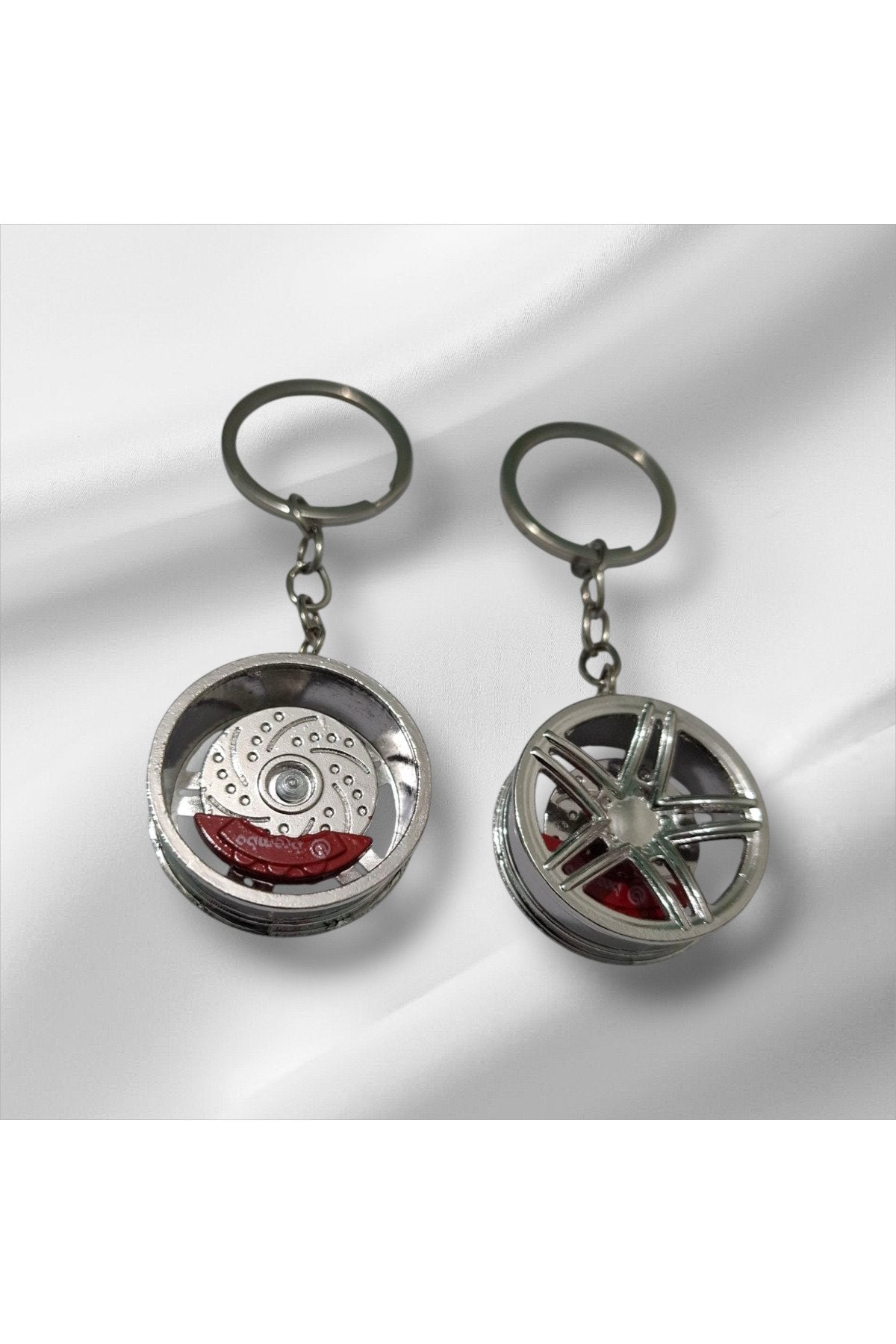 Metal Jant Döner Disk Lüks Anahtarlık – Tekerlek Görünümlü, Dönme Özellikli Araba Aksesuarı