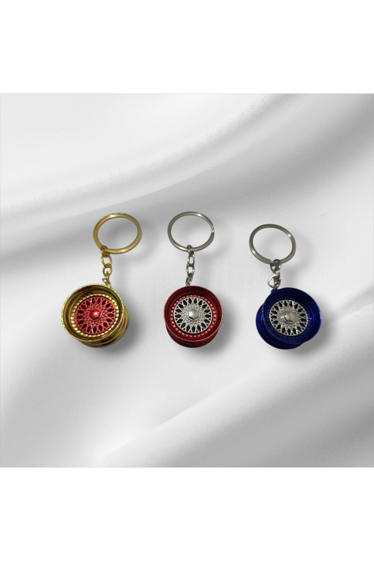 Metal Jant Renkli Anahtarlık – Tekerlek Görünümlü Lüks Araba Aksesuarı