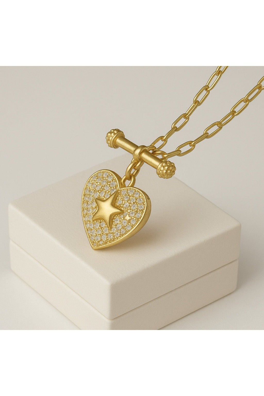 Altın Kaplama Yıldız Motifli Taşlı Kalp Figürlü Kadın Çelik Kolye