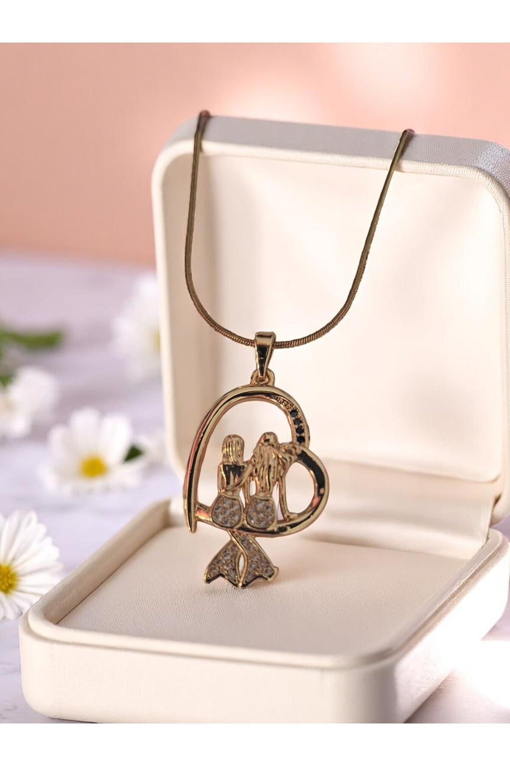 Altın Kaplama Kararmaz Çelik Anne Kız Kolyesi – Sevgi Bağını Simgedeştiren Zamansız Tasarım