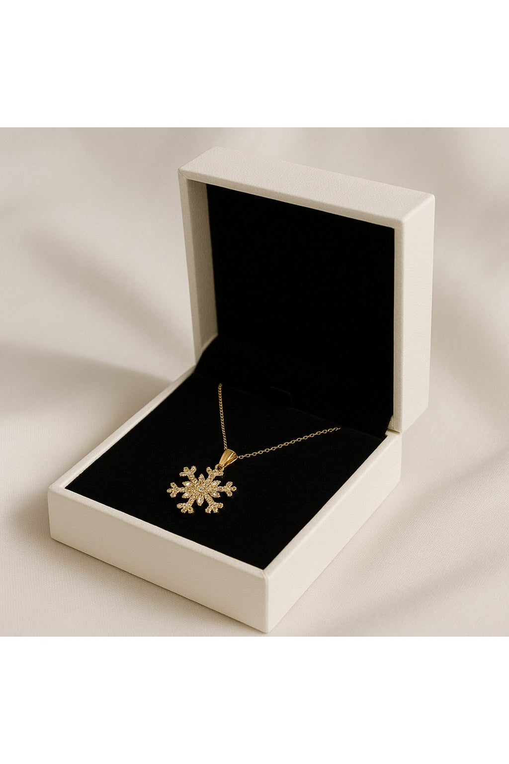 Altın Kaplama Kararmaz Çelik Kartanesi Kolye – Zarafet ve Işık