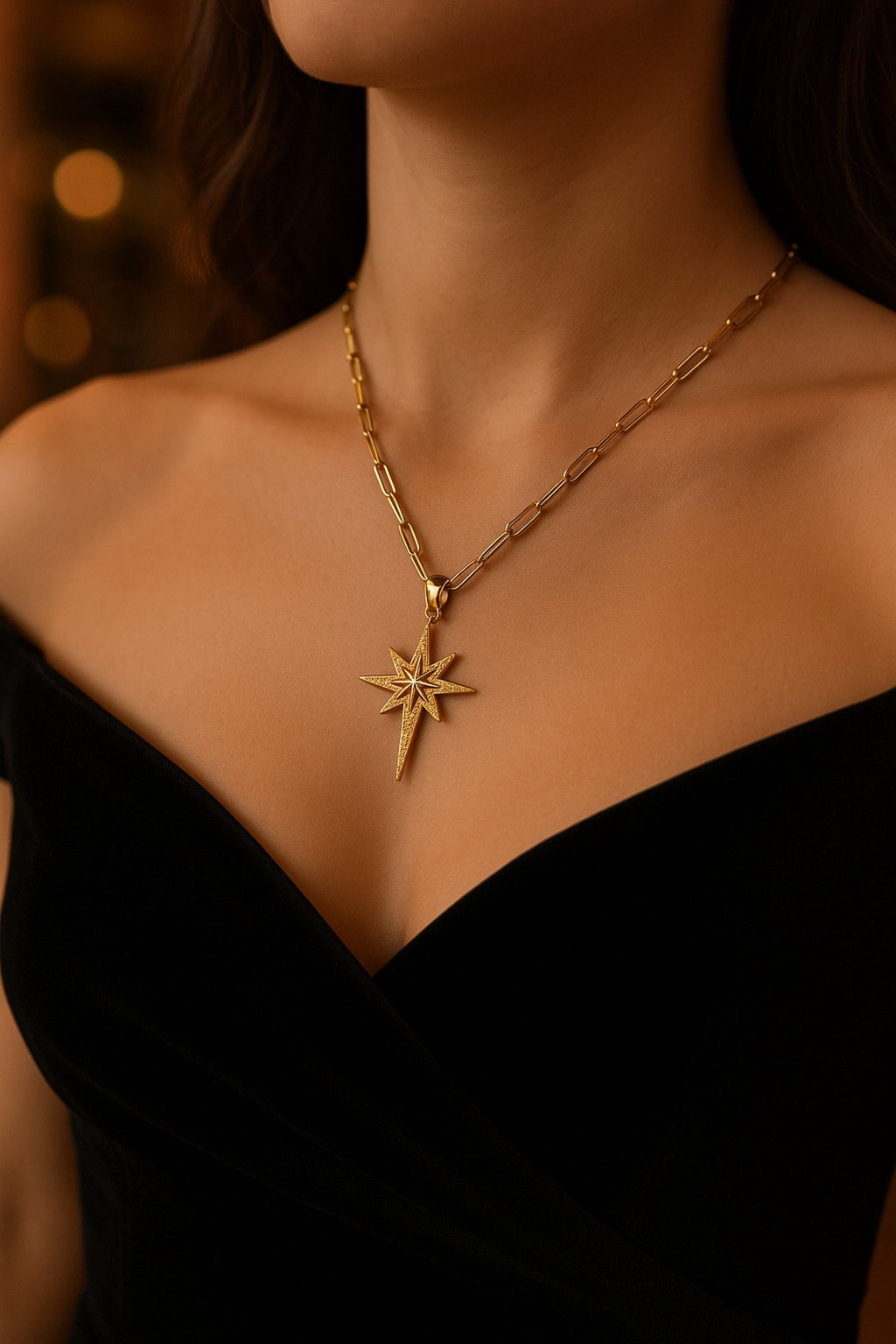 Altın Kaplama Kuzey Yıldızı Taşlı Çelik Kolye – Işıltının ve Yol Göstericiliğin Simgesi