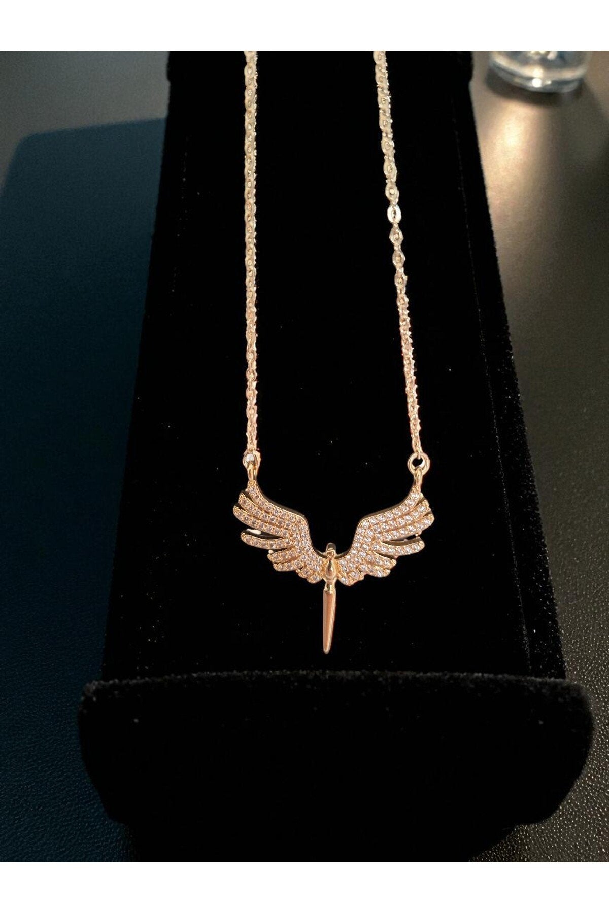 Parlak Zirkon Taşlı Altın Kaplama Anka Kuşu Çelik Kolye – Zarif ve Anlamlı Tasarım