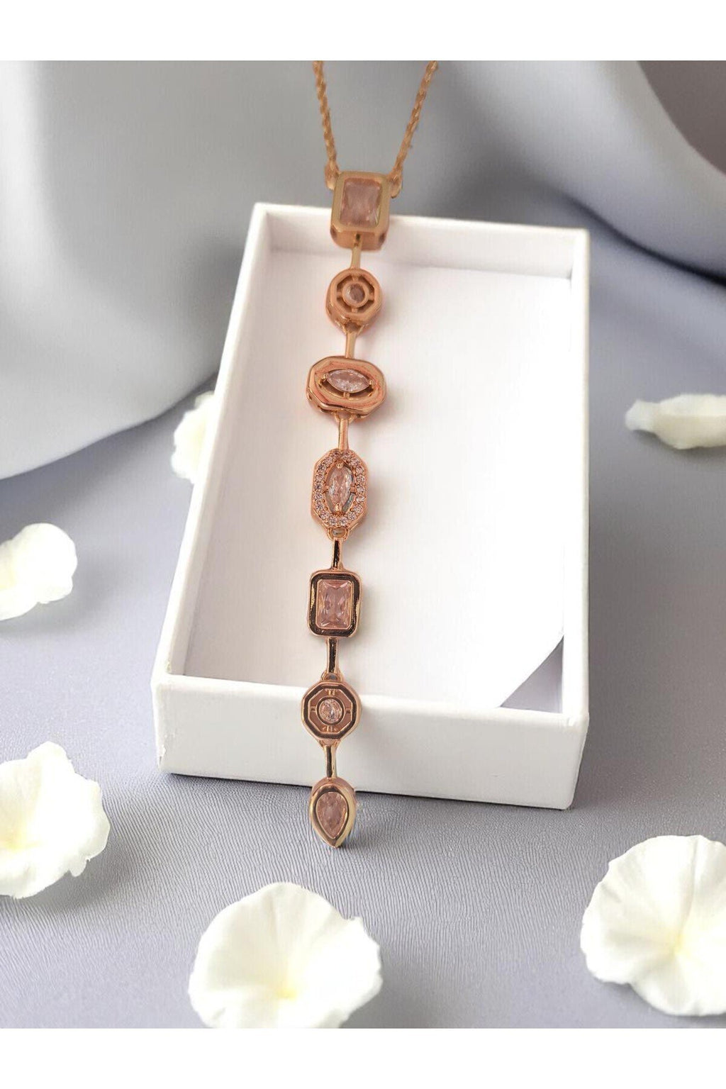 Altın Kaplama Kararmaz Çelik Y Kolye – Modern Zarafetin Işıltılı Yansıması