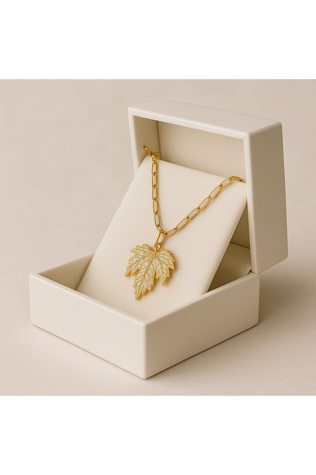 Altın Kaplama Zirkon Taşlı Çelik Yaprak Kolye – Doğanın Işıltısı