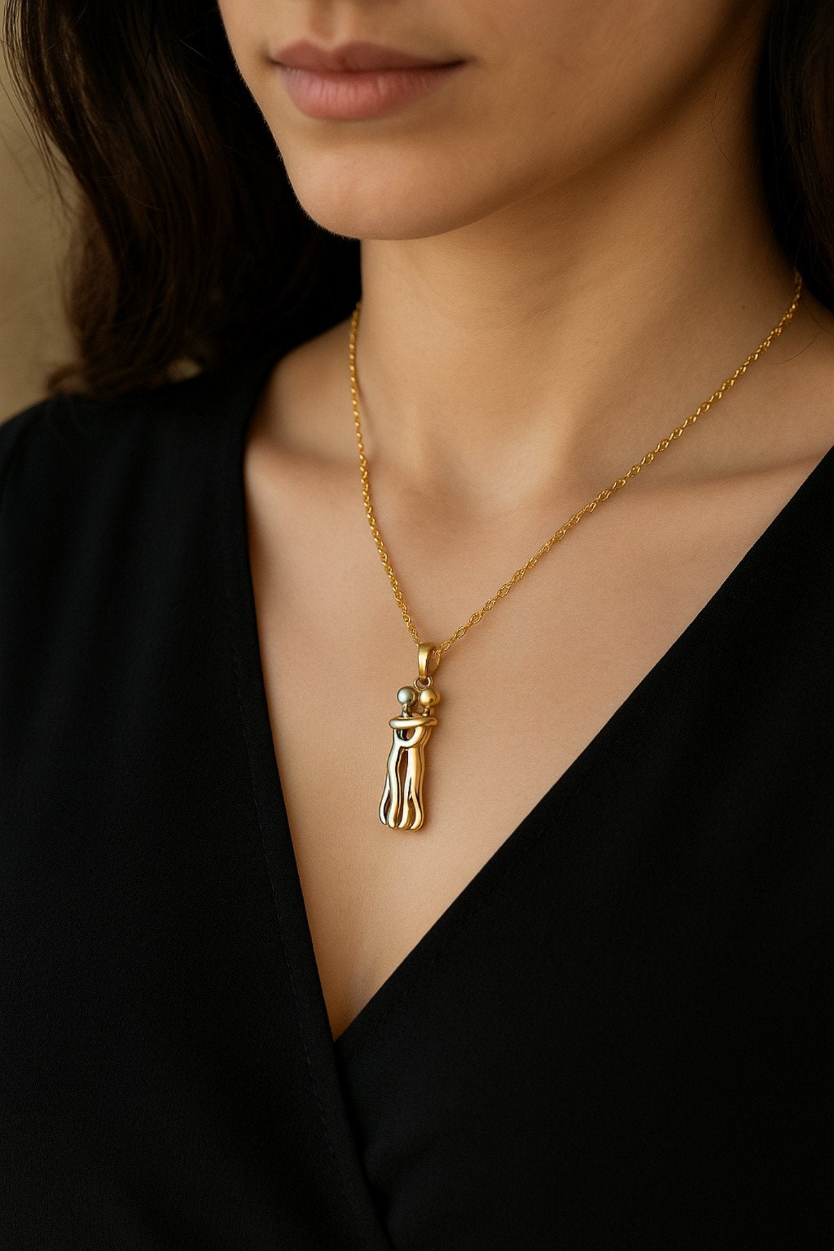 Çelik Çift Sarılan Unisex Kolye – Sevgiliye & Anneye Özel Hediye