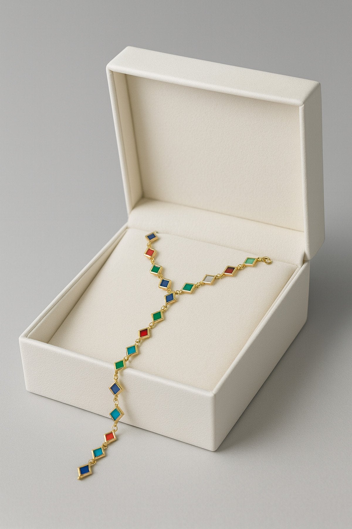 Renkli Taşlı Kare Motifli Paslanmaz Çelik Y Kolye – Minimal & Şık